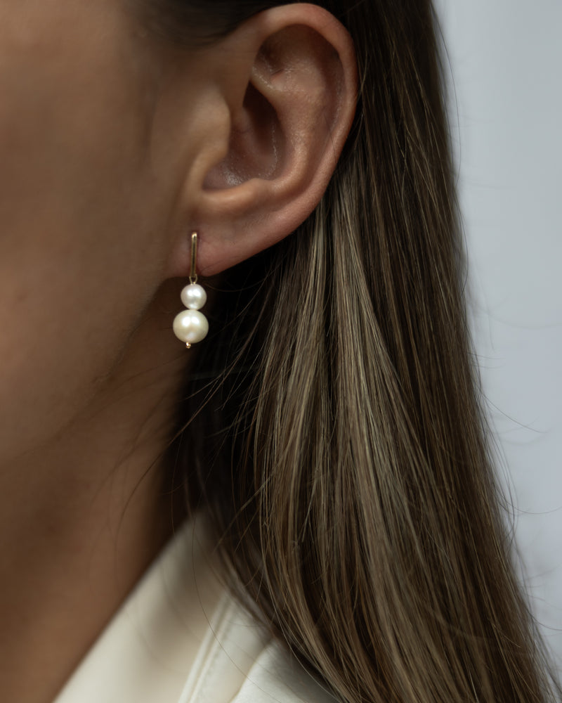 9 carat yellow gold drop pearl earrings